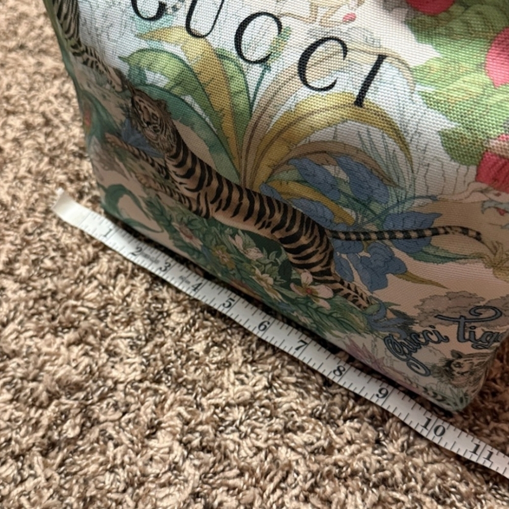NEW Gucci Beauty Multicolor Canvas Print Tote Bag With Gifting Box - Picture 6 of 13